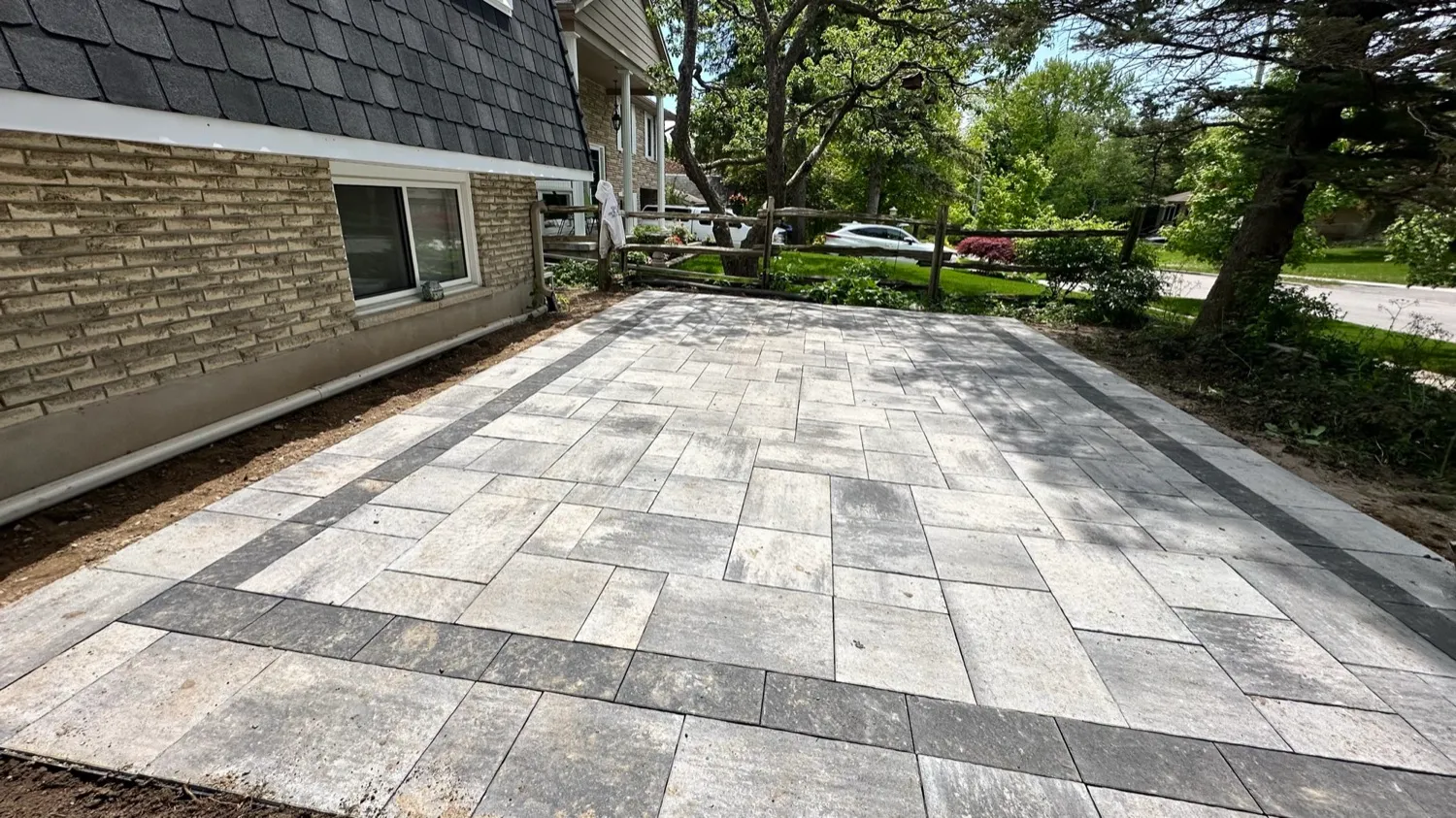 Finished interlocking patio and walkway